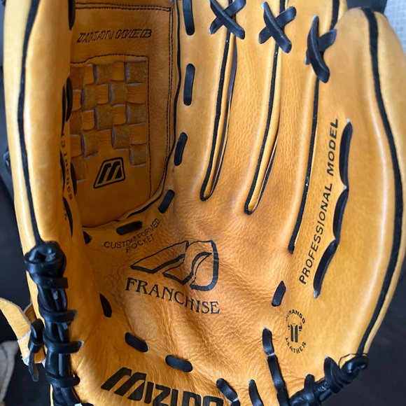 MIZUNO MFR 1302 13" BASEBALL  SOFTBALL GLOVE MIT RIGHT HAND THROW PRO MODEL - Picture 7 of 8